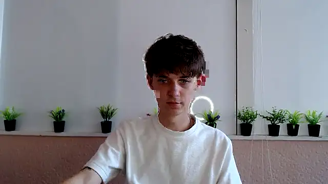 Hoot Dude  online show from 10/15/25, 01:52