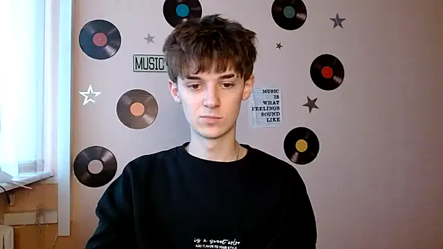 Hoot Dude  online show from 11/11/25, 01:50