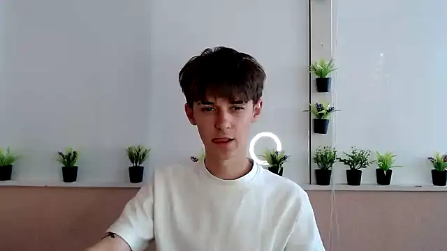 Hoot Dude  online show from 10/14/25, 11:55