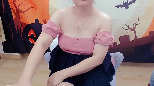 Snapshot of Lilya_39 chatting on 10/31/25, 11:51 Lilya 39 online show from 10/31/25, 11:51