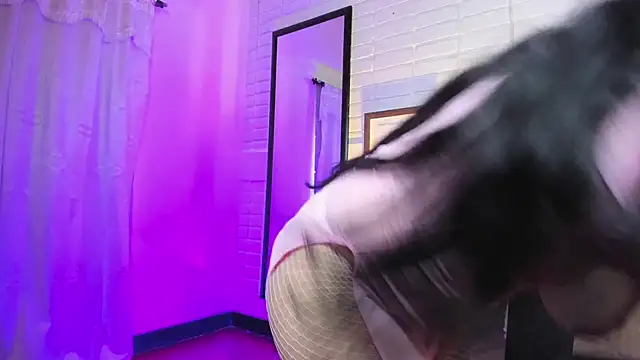 Samantha Fiire online show from 11/15/25, 01:37