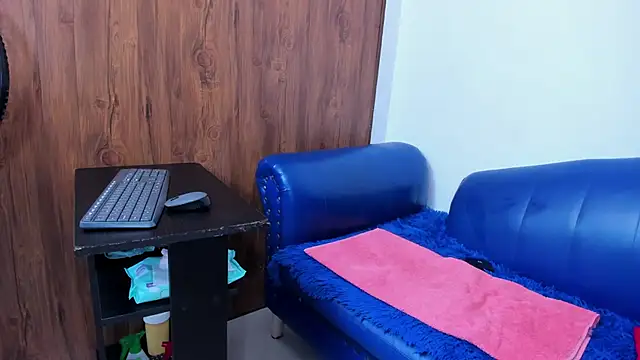 HotNana4U online show from 04/08/26, 01:34