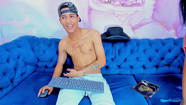 Snapshot of Bi_Loverss chatting on 10/11/25, 10:44 Bi Loverss online show from 10/11/25, 10:44