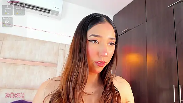 emily  walker online show from 11/12/25, 12:42