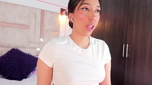 emily  walker online show from 11/20/25, 12:39