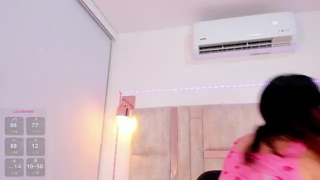 emily  walker online show from 09/29/25, 01:06