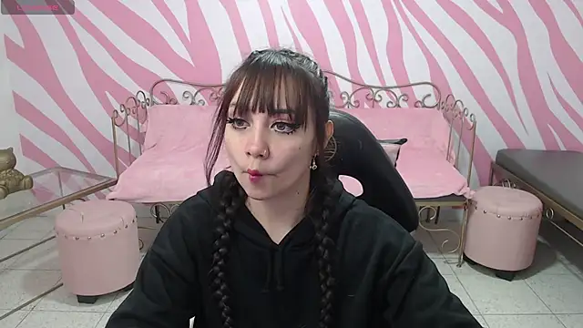 Snapshot of saabrina_ chatting on 10/16/25, 01:08 saabrina online show from 10/16/25, 01:08