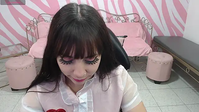 Snapshot of saabrina_ chatting on 10/14/25, 01:12 saabrina online show from 10/14/25, 01:12