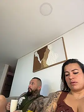 Snapshot of liz_and_thiago chatting on 10/09/25, 12:17 liz and thiago online show from 10/09/25, 12:17