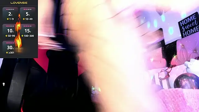 Nicolle Ferran online show from 12/17/25, 06:57