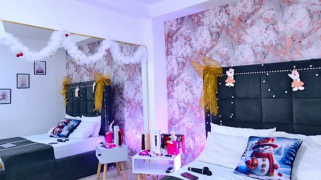 Snapshot of Aliss_Star chatting on 12/18/25, 12:09 Aliss Star online show from 12/18/25, 12:09