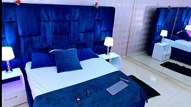 Snapshot of Aliss_Star chatting on 10/06/25, 12:17 Aliss Star online show from 10/06/25, 12:17