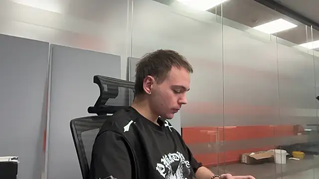 Snapshot of apachai_test chatting on 04/16/26, 08:59 apachai test online show from 04/16/26, 08:59