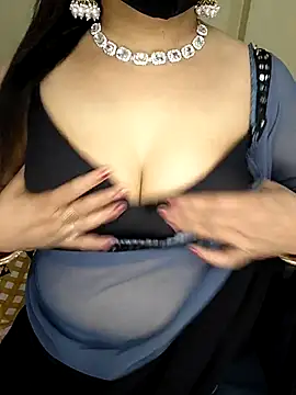 Snapshot of Sakshi-11 chatting on 04/22/26, 02:13 Sakshi-11 online show from 04/22/26, 02:13