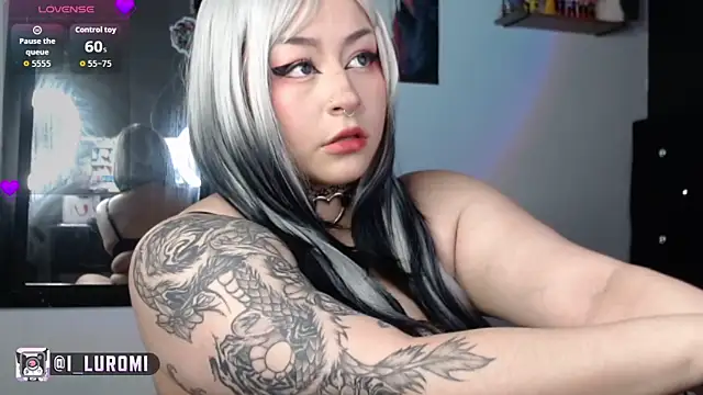 Iluromi online show from 05/15/26, 02:59