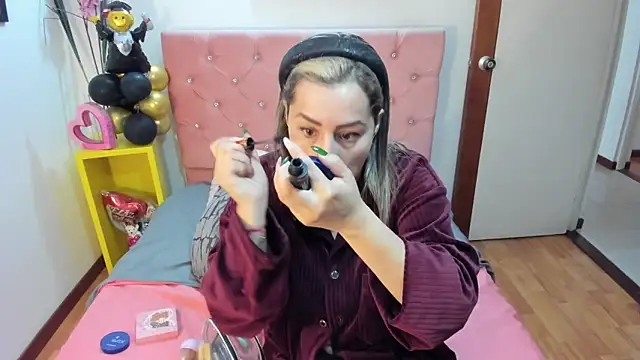 tinalorenz  online show from 10/21/25, 01:43