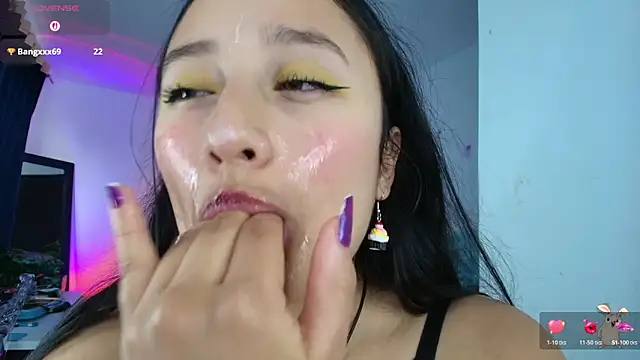 Hinata 21  online show from 12/18/25, 08:56