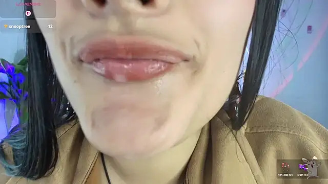 Hinata 21  online show from 11/21/25, 08:52