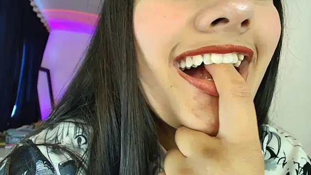 Hinata 21  online show from 02/11/26, 09:36