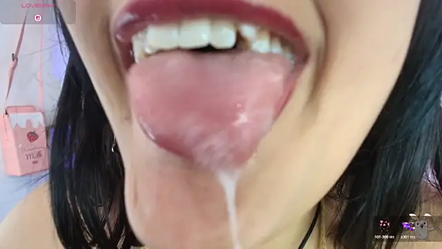 Hinata 21  online show from 11/26/25, 08:53