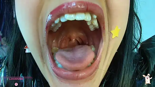 Hinata 21  online show from 04/11/26, 03:16