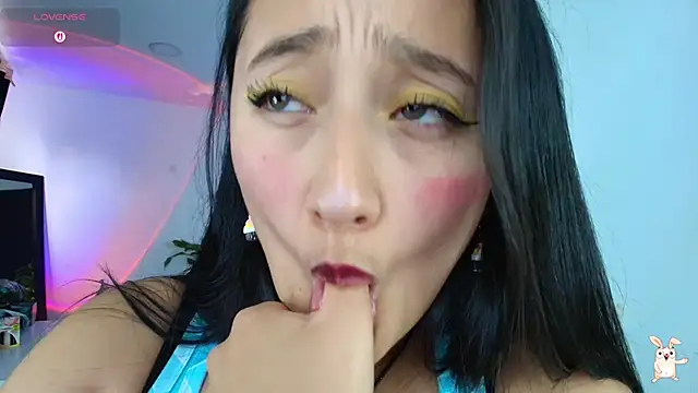 Hinata 21  online show from 12/15/25, 08:47