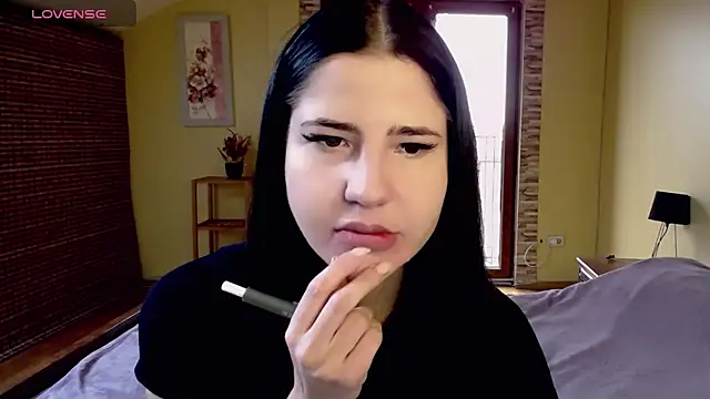 Malibu J online show from 10/11/25, 08:15