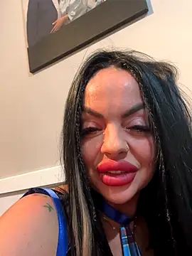 CarmenMB online show from 10/18/25, 08:00
