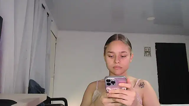 LittleCheerry69 online show from 03/04/26, 07:32