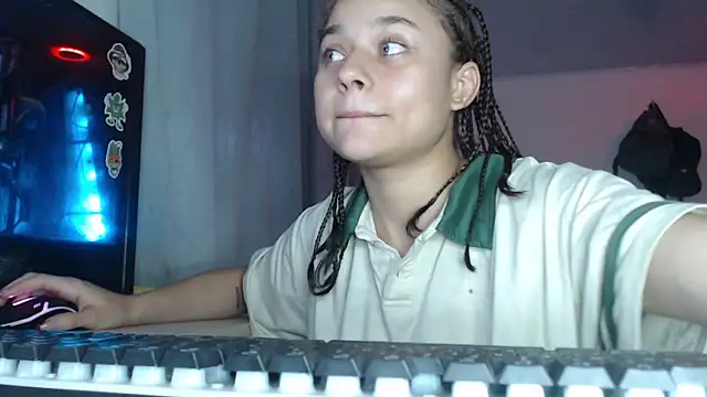 LittleCheerry69 online show from 11/28/25, 03:45