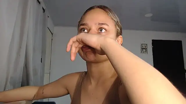 LittleCheerry69 online show from 02/21/26, 04:09