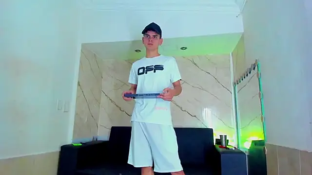 ALEX MILLER25 online show from 11/03/25, 04:39