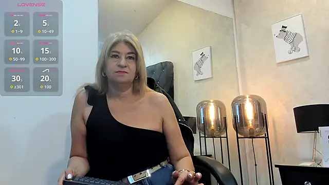 Snapshot of alana_johnson_0 chatting on 06/30/26, 12:49 alana johnson 0 online show from 06/30/26, 12:49