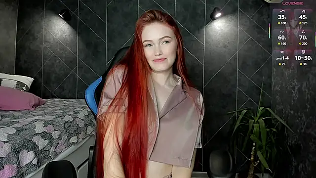 Red FoxGirl online show from 10/24/25, 05:23