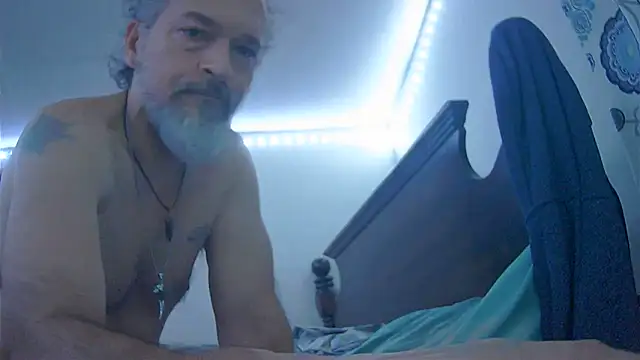 HippieDad333 online show from 12/18/25, 05:23