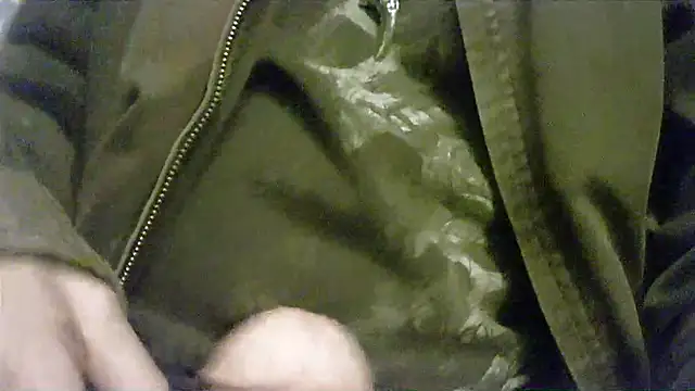 Snapshot of HippieDad333 chatting on 10/02/25, 10:35 HippieDad333 online show from 10/02/25, 10:35