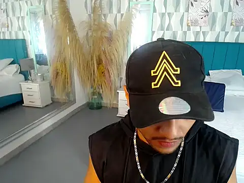 Max Rivers online show from 10/06/25, 12:28