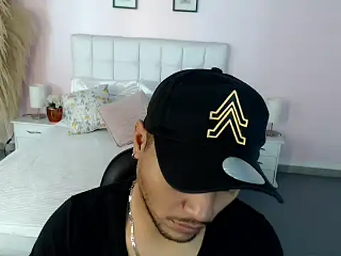Max Rivers online show from 10/11/25, 12:17