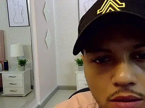 Max Rivers online show from 10/04/25, 07:15
