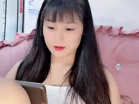 Snapshot of Lie_liee chatting on 06/27/26, 02:01 Lie liee online show from 06/27/26, 02:01