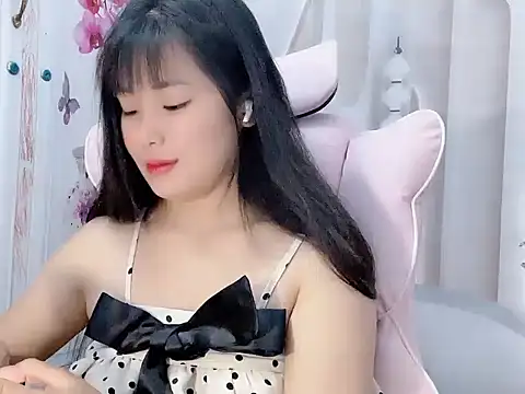 Snapshot of Lie_liee chatting on 07/16/26, 12:40 Lie liee online show from 07/16/26, 12:40