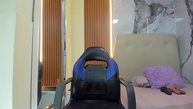 SAMANTHABENET online show from 10/03/25, 07:15