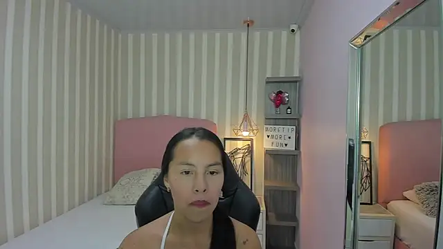 SAMANTHABENET online show from 11/06/25, 07:18