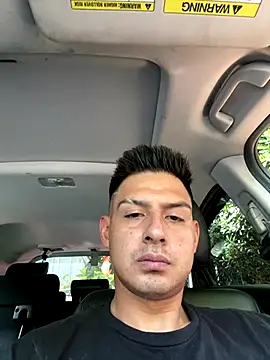 Snapshot of juanjR11 chatting on 09/27/25, 04:35 juanjR11 online show from 09/27/25, 04:35