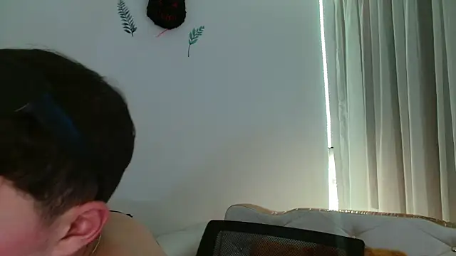Snapshot of David_Fox01 chatting on 09/30/25, 03:12 David Fox01 online show from 09/30/25, 03:12
