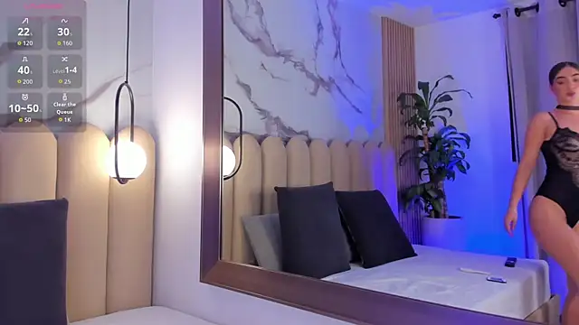 Sophi davis online show from 10/29/25, 12:09