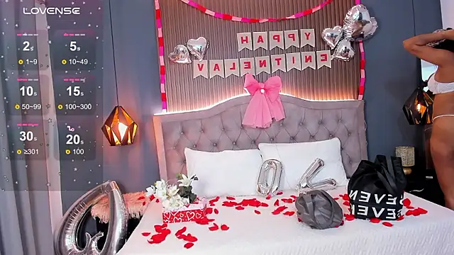 Snapshot of Tiffany__charm_ chatting on 02/15/26, 03:40 Tiffany charm online show from 02/15/26, 03:40