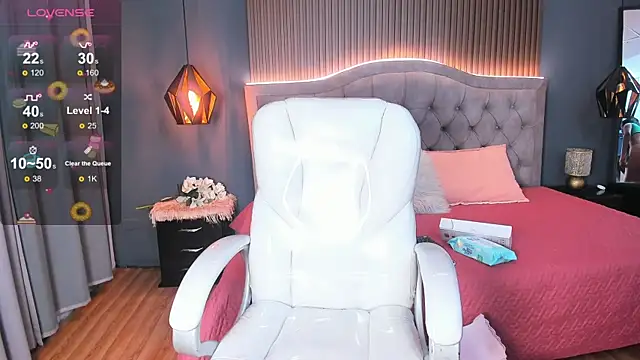 Tiffany  charm  online show from 11/26/25, 03:28