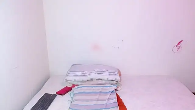 Snapshot of lorenacapelli chatting on 11/21/25, 08:08 lorenacapelli online show from 11/21/25, 08:08