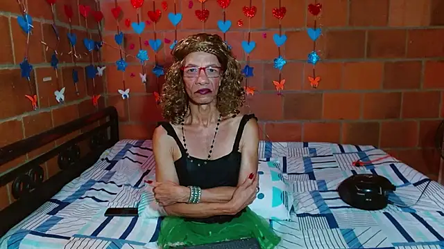 Snapshot of lorenacapelli chatting on 10/31/25, 11:40 lorenacapelli online show from 10/31/25, 11:40